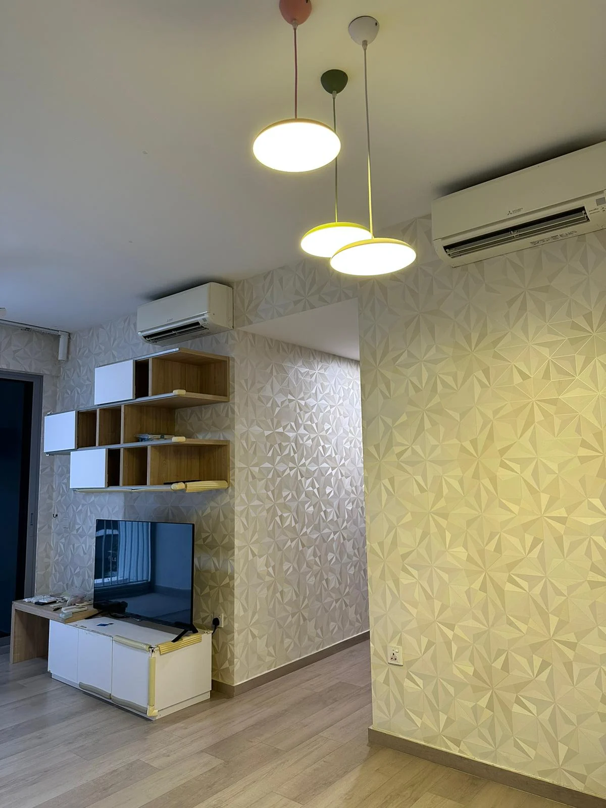 High Park Residences: Living room