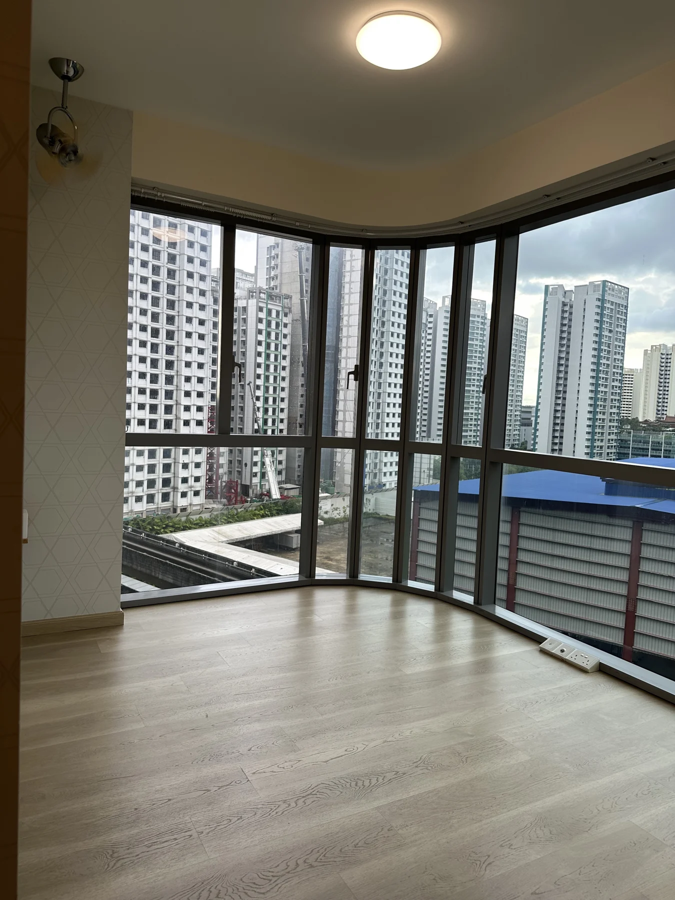 High Park Residences: Main bedroom